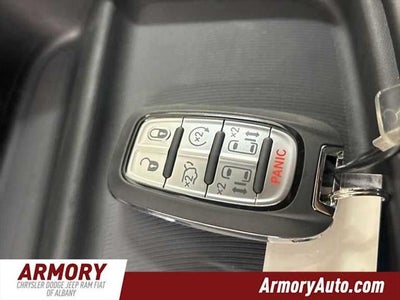 2027 Chrysler Pacifica Select